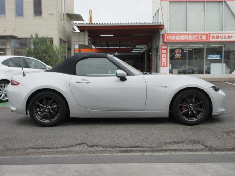 ROADSTER