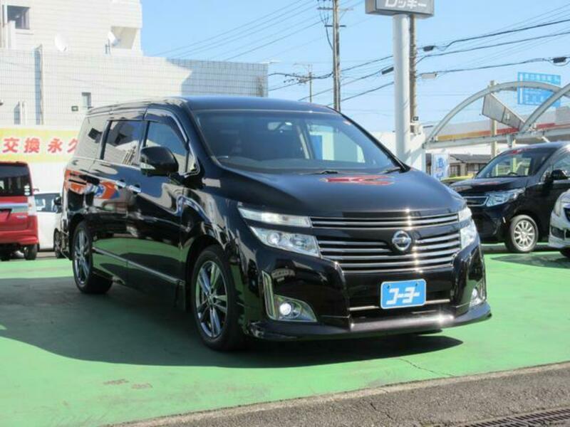 NISSAN ELGRAND