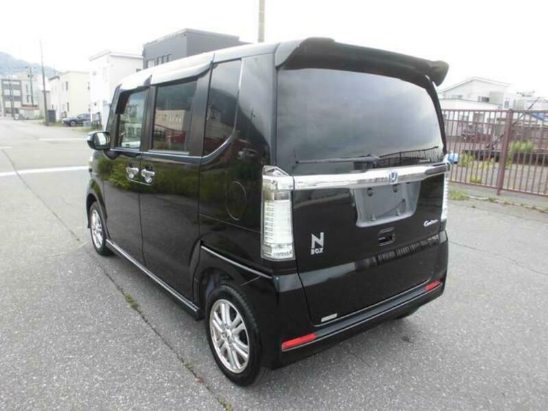 N BOX CUSTOM