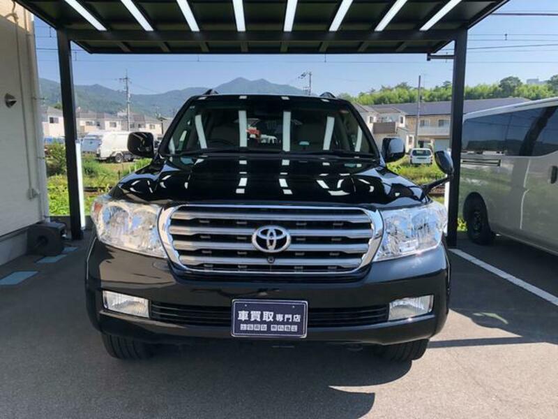 LAND CRUISER