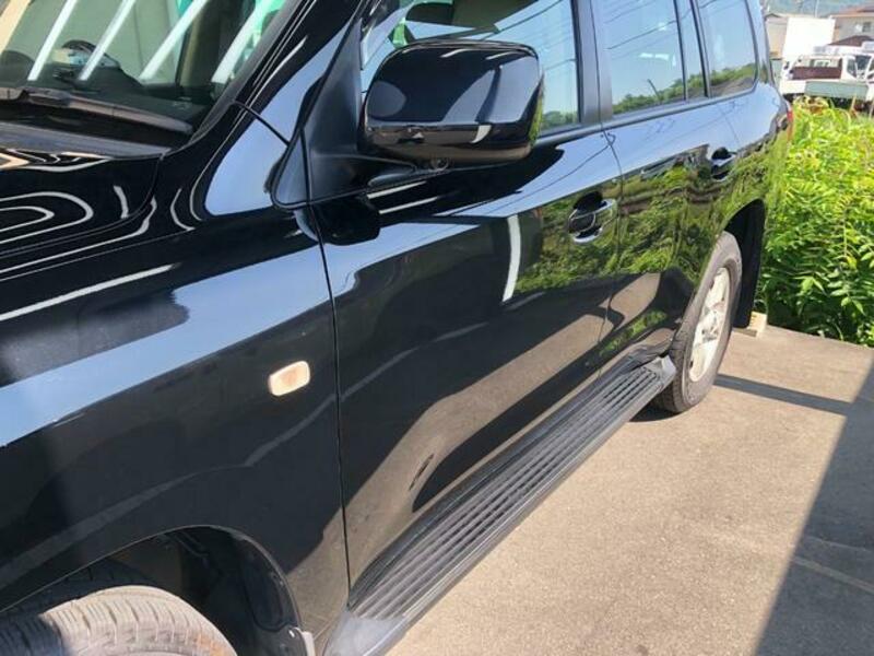 LAND CRUISER