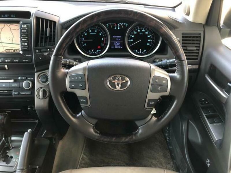 LAND CRUISER