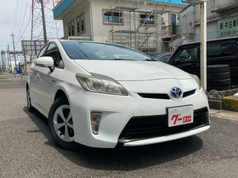 TOYOTA PRIUS