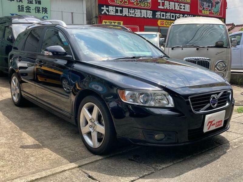 VOLVO V50
