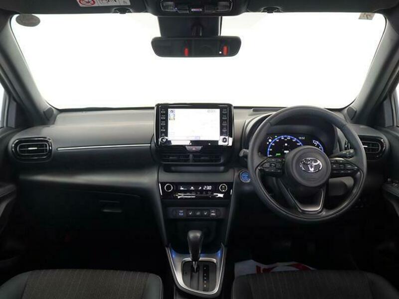 YARIS CROSS