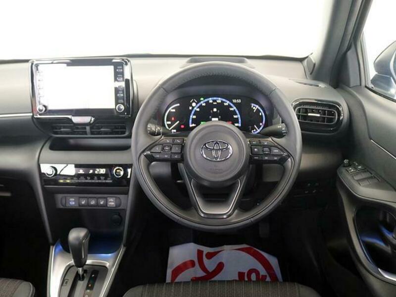 YARIS CROSS