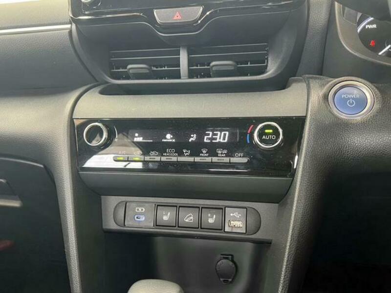YARIS CROSS