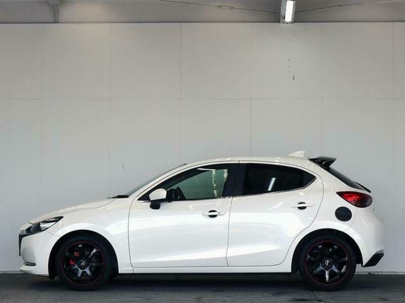 MAZDA2