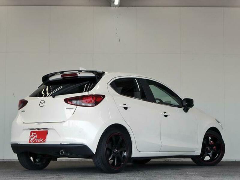 MAZDA2
