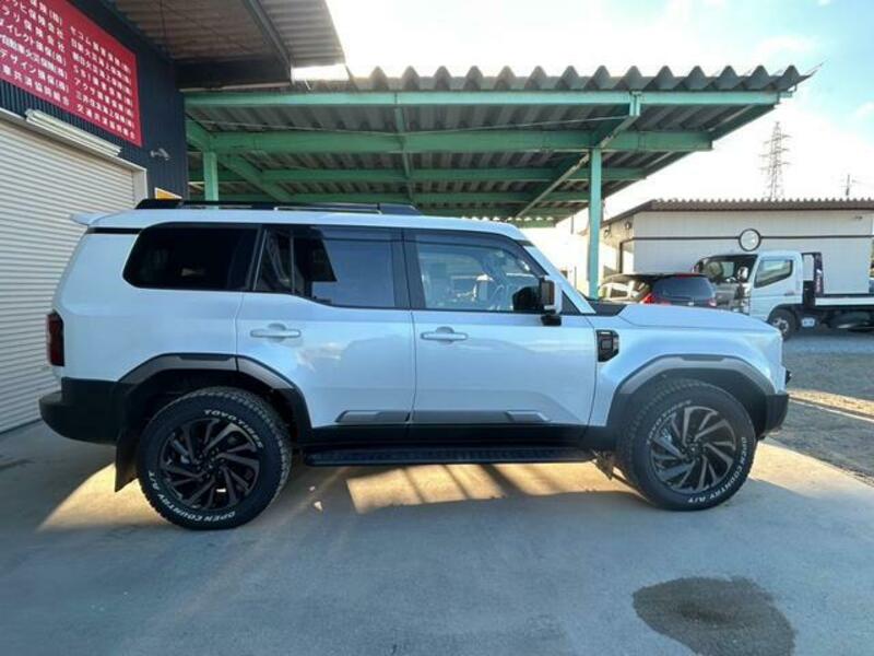 LAND CRUISER 250