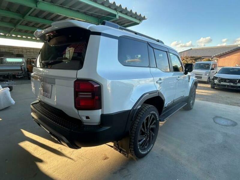 LAND CRUISER 250