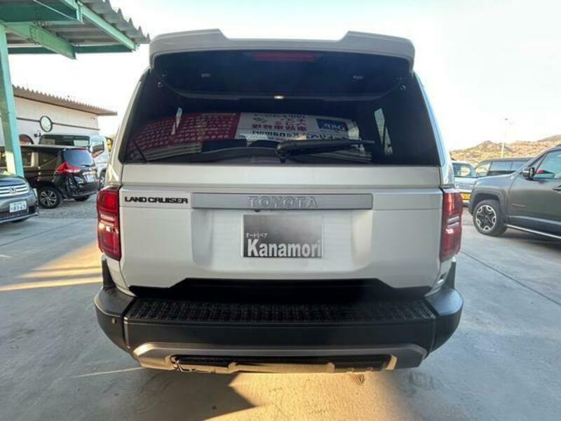 LAND CRUISER 250
