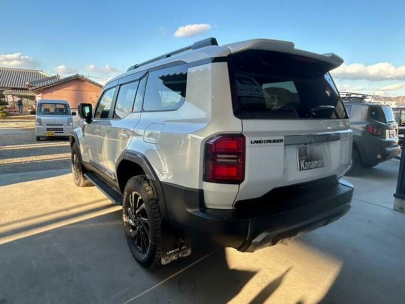 LAND CRUISER 250
