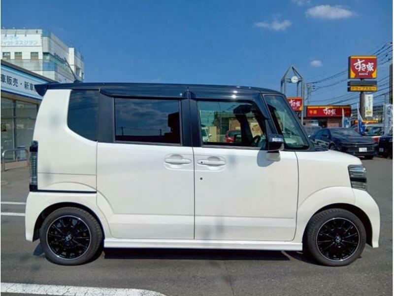 N BOX CUSTOM