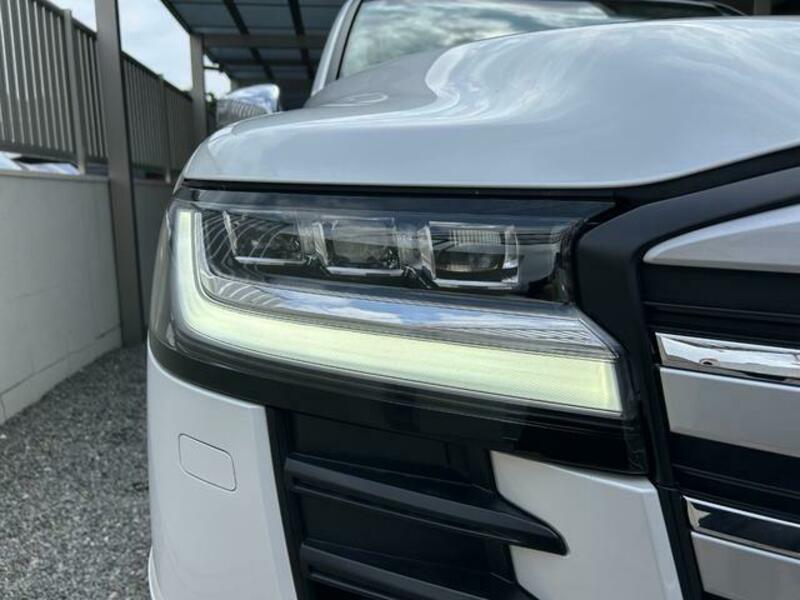 LAND CRUISER