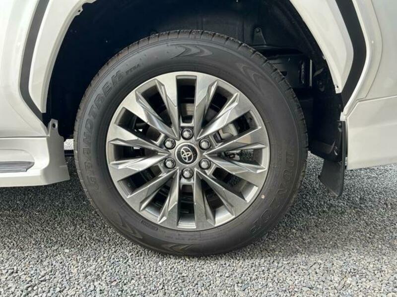 LAND CRUISER