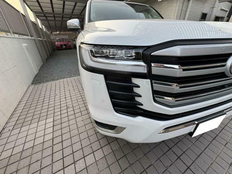 LAND CRUISER