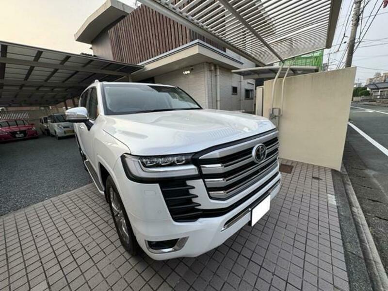 LAND CRUISER