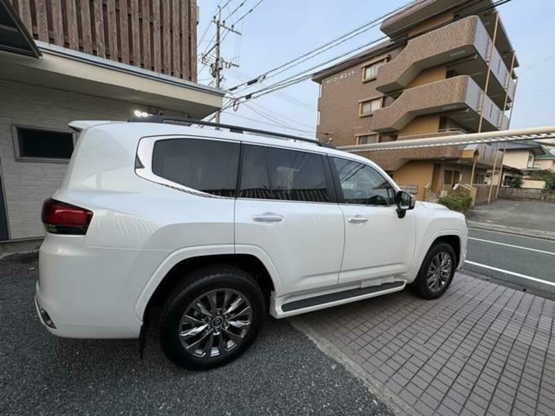 LAND CRUISER