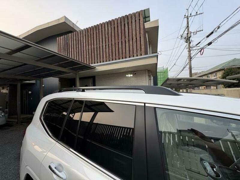 LAND CRUISER