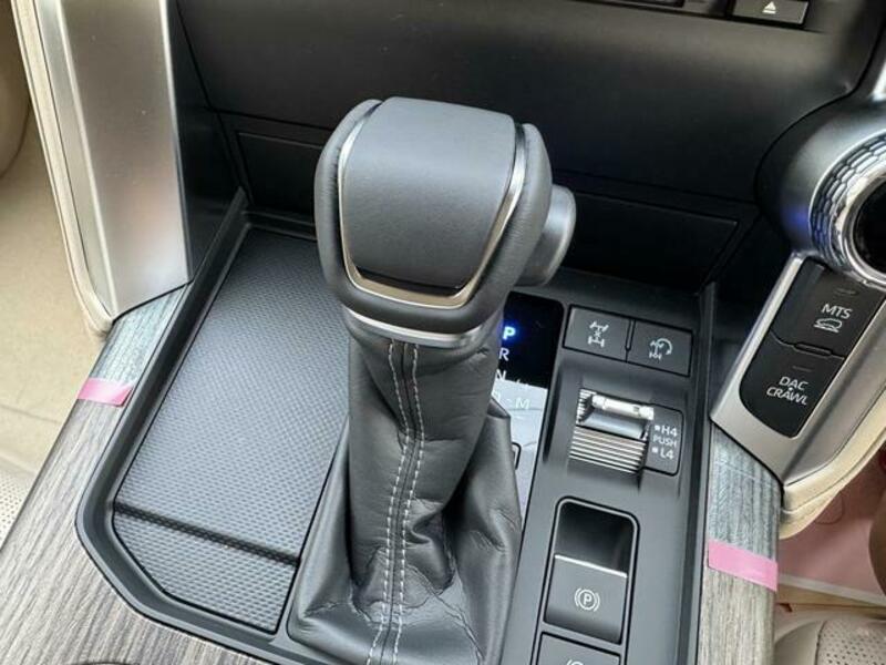 LAND CRUISER