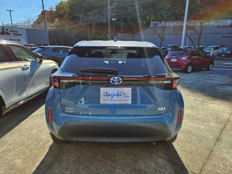 YARIS CROSS