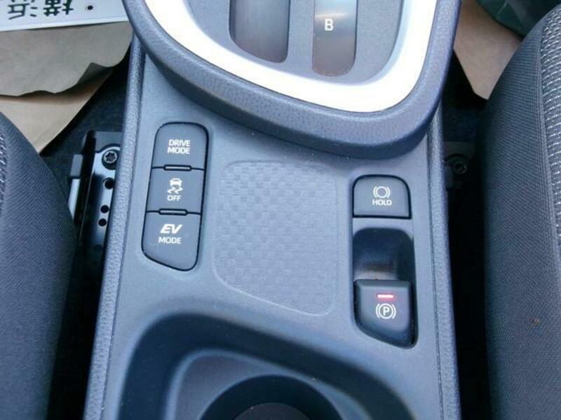 YARIS CROSS