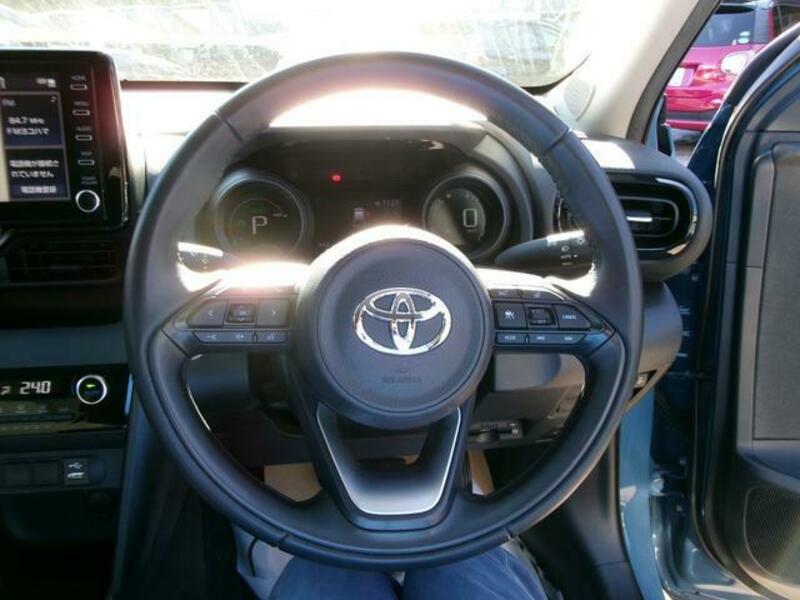 YARIS CROSS