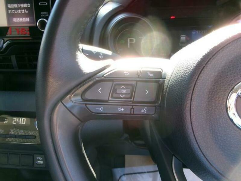 YARIS CROSS