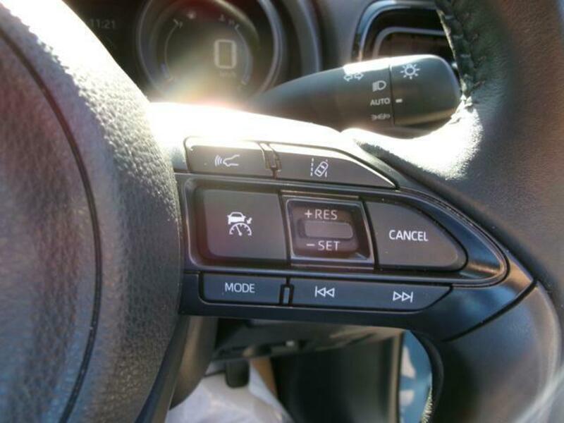YARIS CROSS