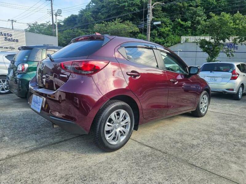 MAZDA2