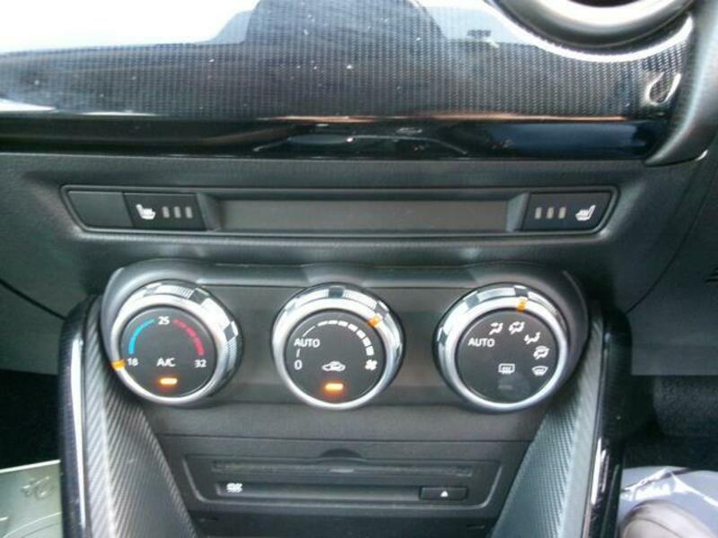 MAZDA2