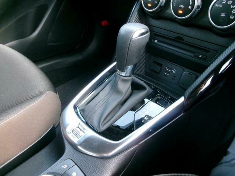 MAZDA2