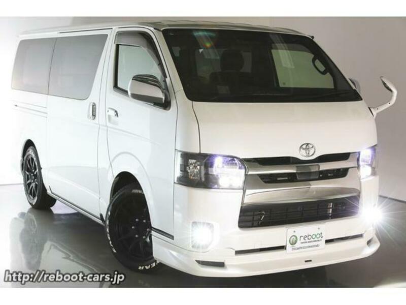 TOYOTA HIACE VAN