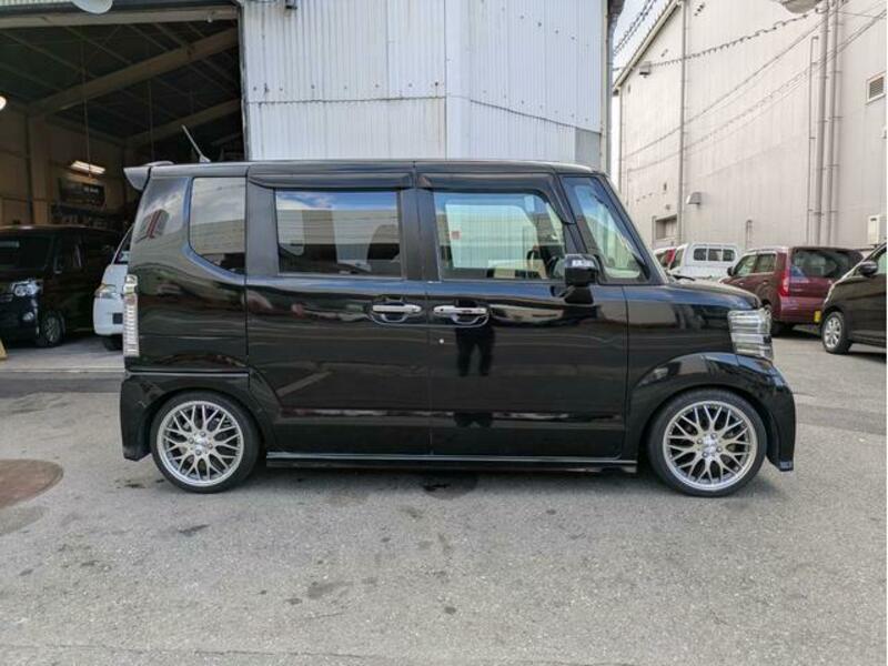 N BOX CUSTOM