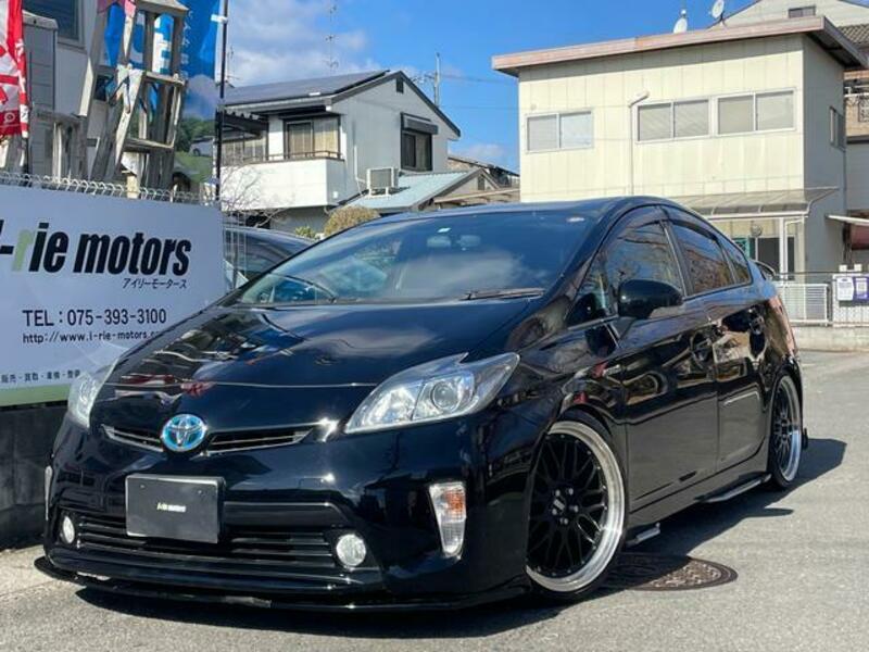 TOYOTA PRIUS