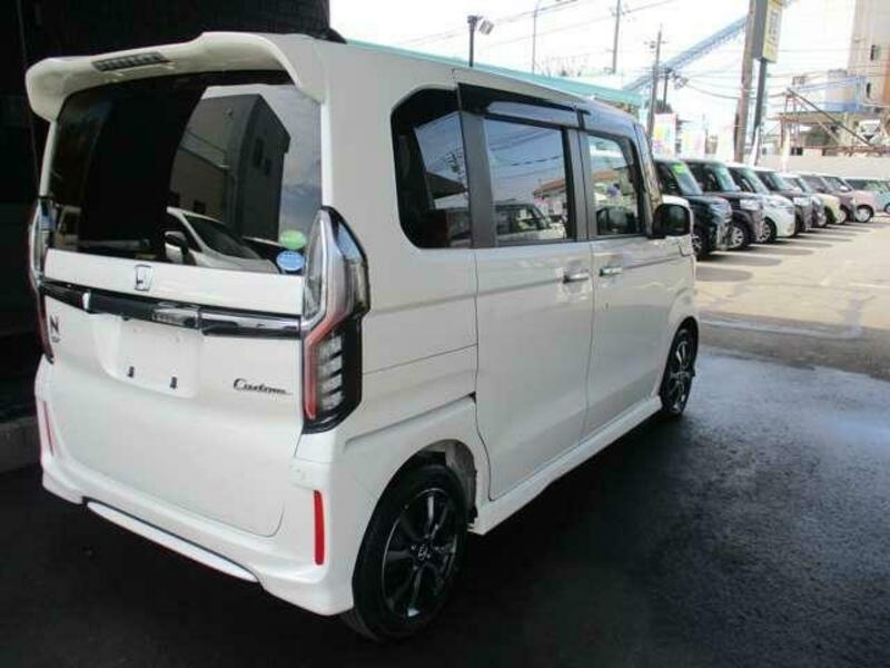 N BOX CUSTOM