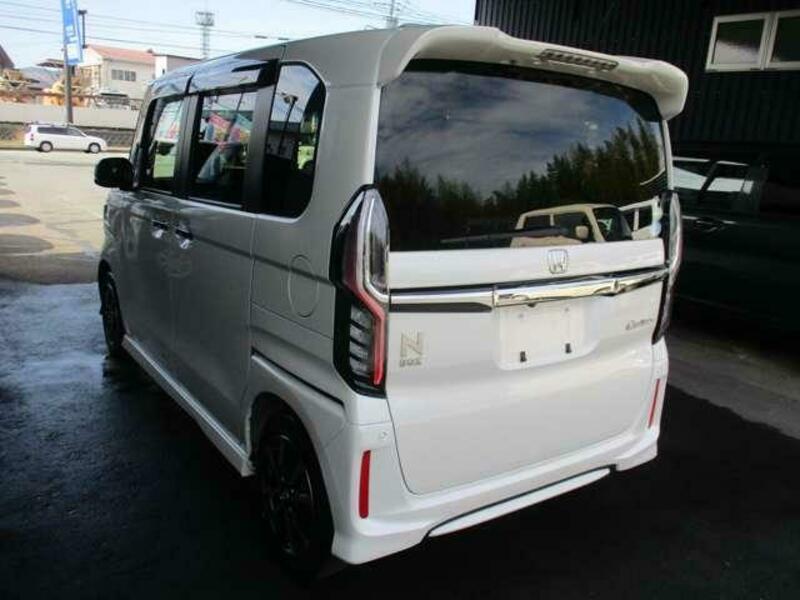 N BOX CUSTOM