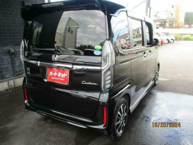 N BOX CUSTOM