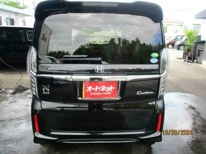 N BOX CUSTOM