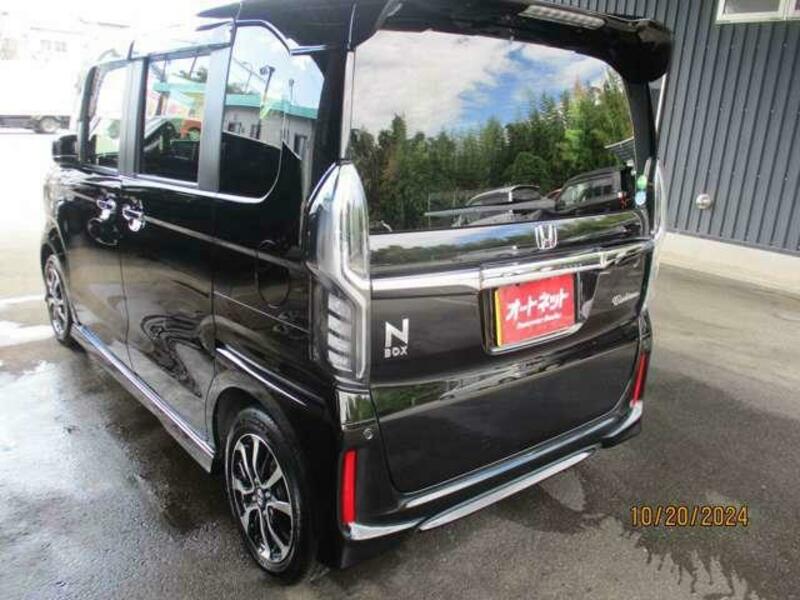N BOX CUSTOM