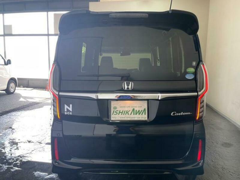N BOX CUSTOM