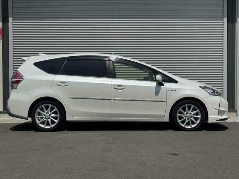 PRIUS ALPHA