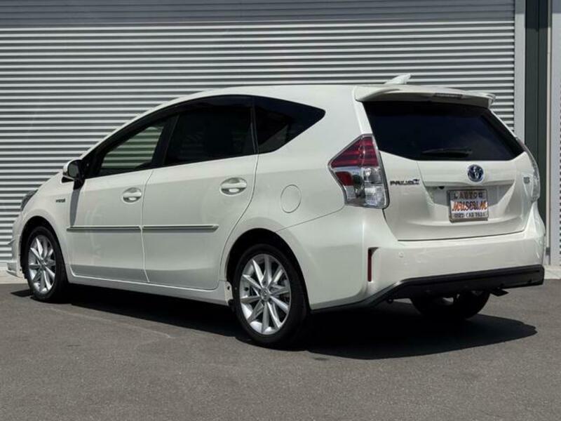 PRIUS ALPHA