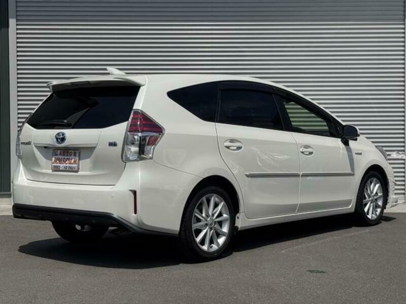 PRIUS ALPHA