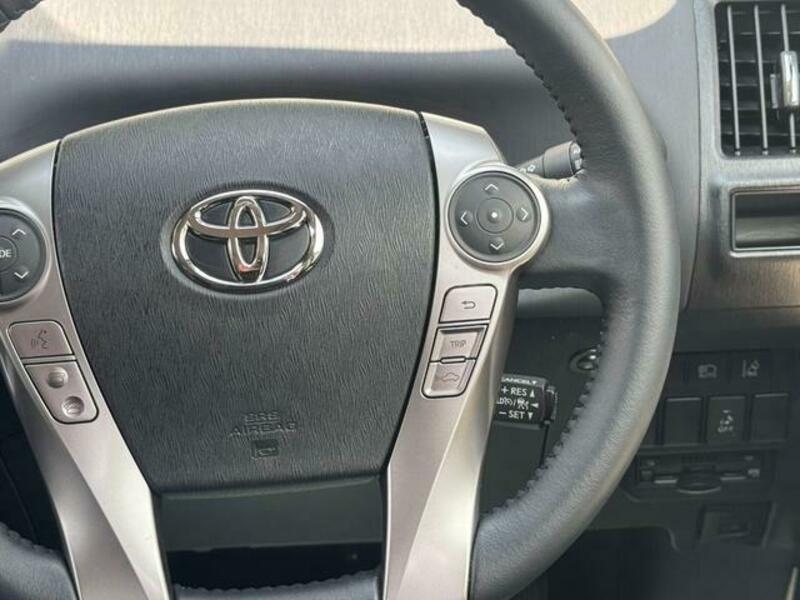 PRIUS ALPHA