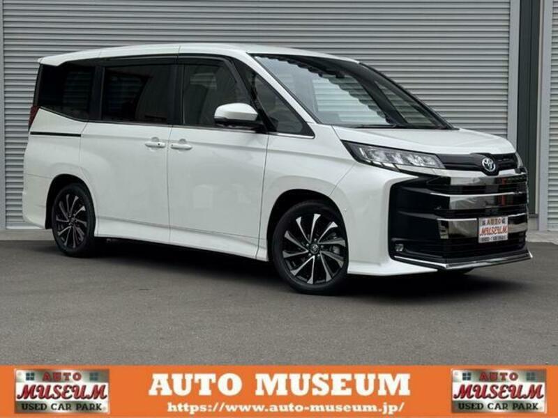 TOYOTA NOAH