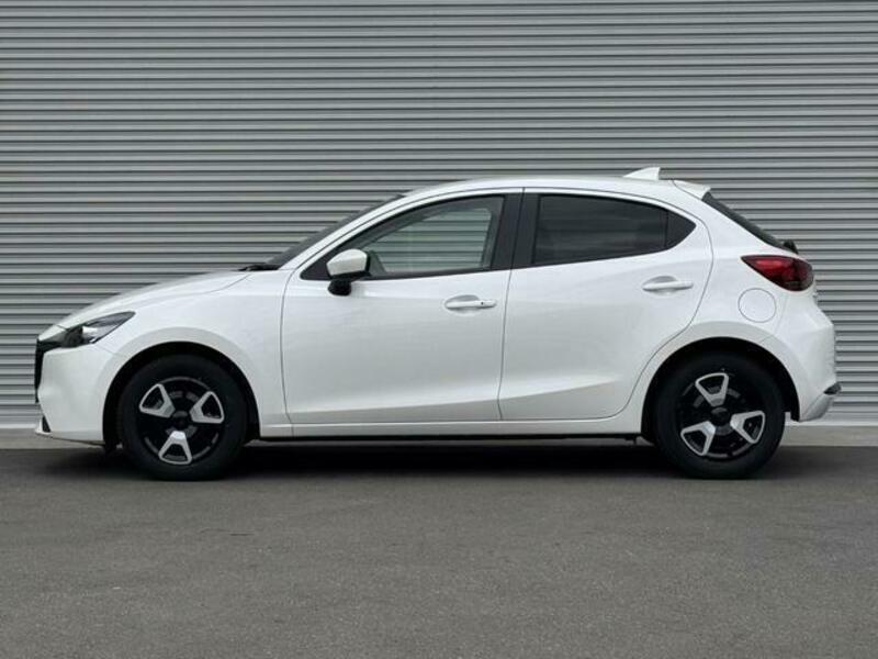 MAZDA2