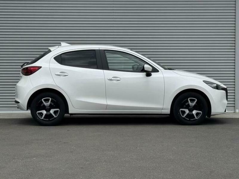 MAZDA2