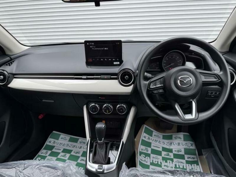 MAZDA2